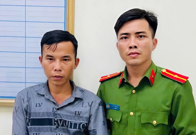 Nghi can Giáp (góc trái) tại cơ quan điều tra. Ảnh: Công an cung cấp