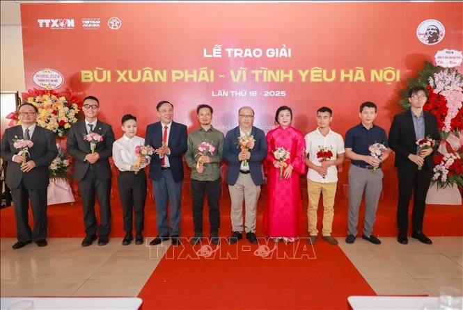 Giải thưởng Bùi Xuân Phái 2025 vinh danh nhạc sĩ Trần Tiến- Ảnh 2.