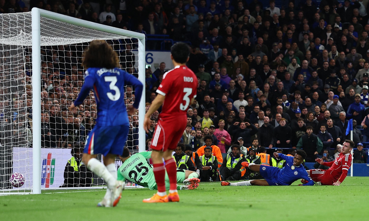 Estevao ghi bàn quyết định. (Ảnh: Reuters)