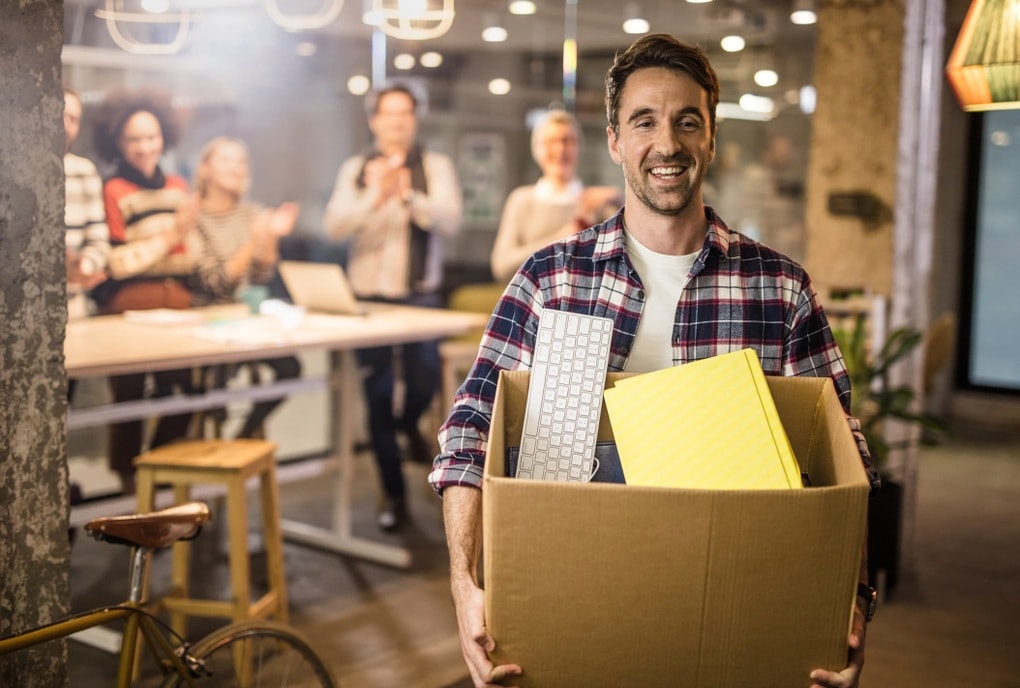 Bất ngờ nhận lương cao gấp 330 lần, nam nhân viên lập tức nghỉ việc - 1