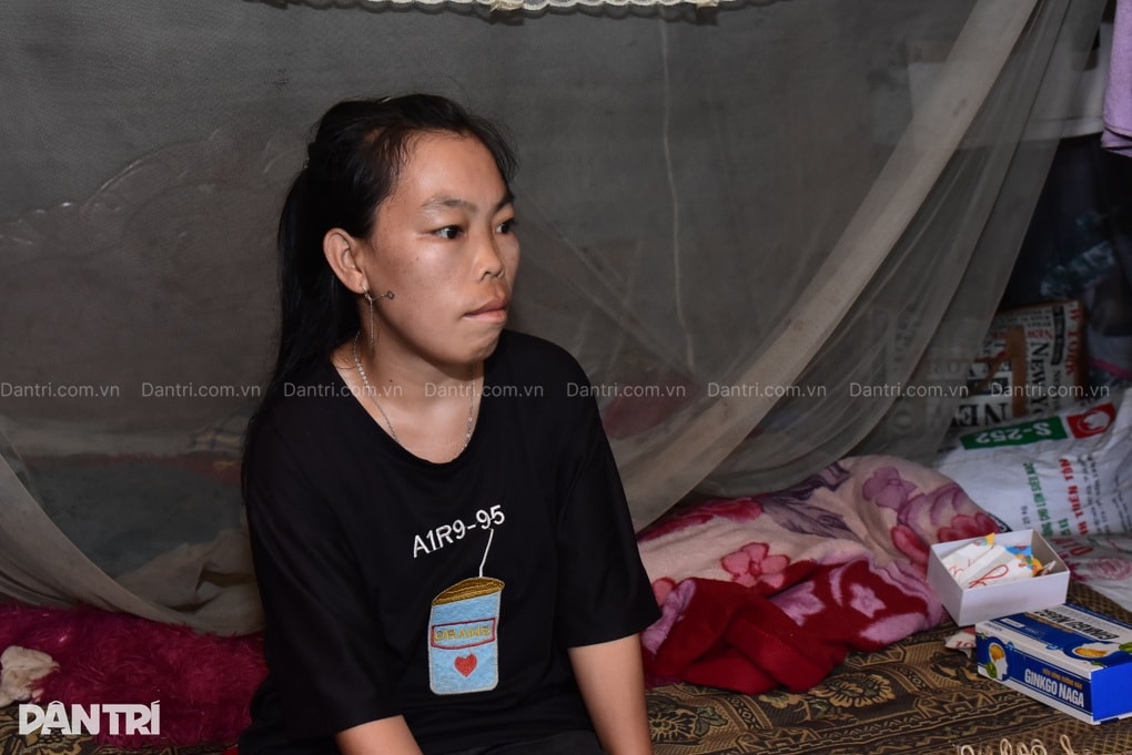 Mẹ nghèo mong được chữa bệnh để kéo dài thời gian bên con gái nhỏ dại - 1