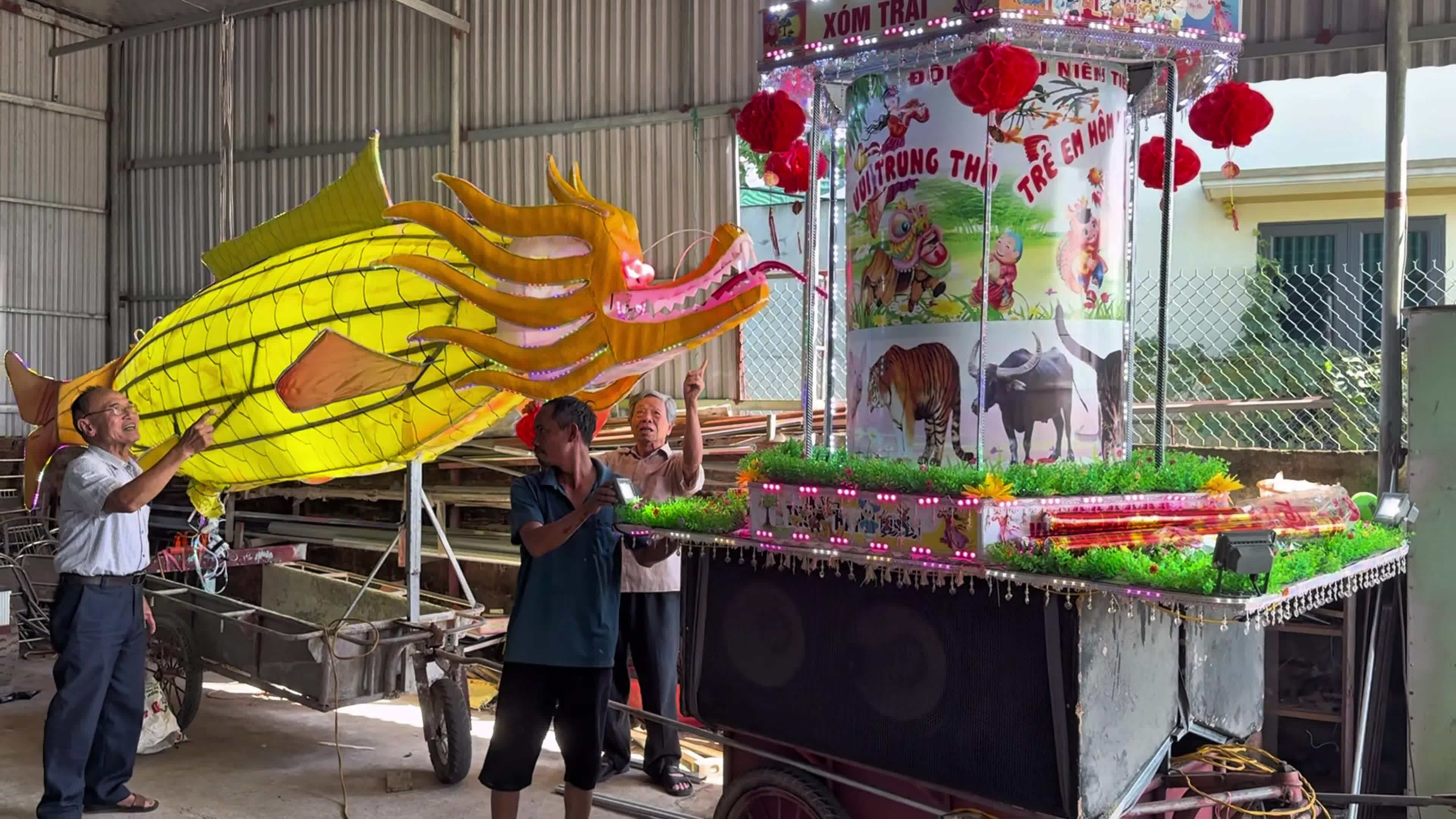 Dân Thái Bình góp tiền làm 100 mô hình 'ngoại cỡ' chơi trung thu