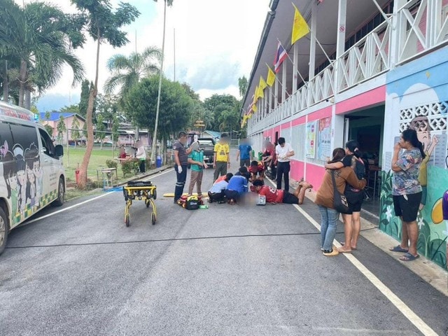 Nữ giáo viên lùi xe tông bé trai 7 tuổi tử vong - Ảnh 2.