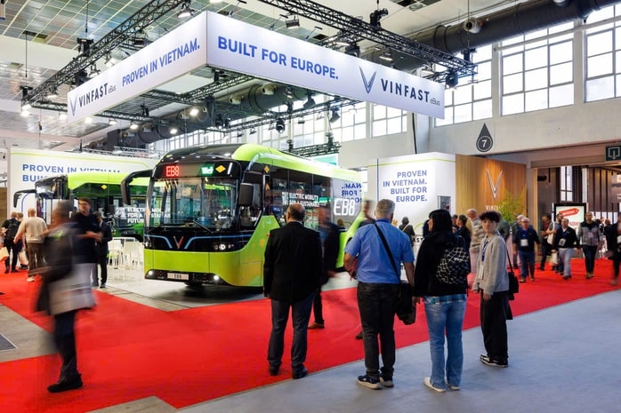 VinFast giới thiệu xe buýt điện tại châu Âu - Ảnh 2.