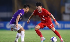 Thay cả giám đốc lẫn huấn luyện viên, Hà Nội FC vẫn chưa thắng