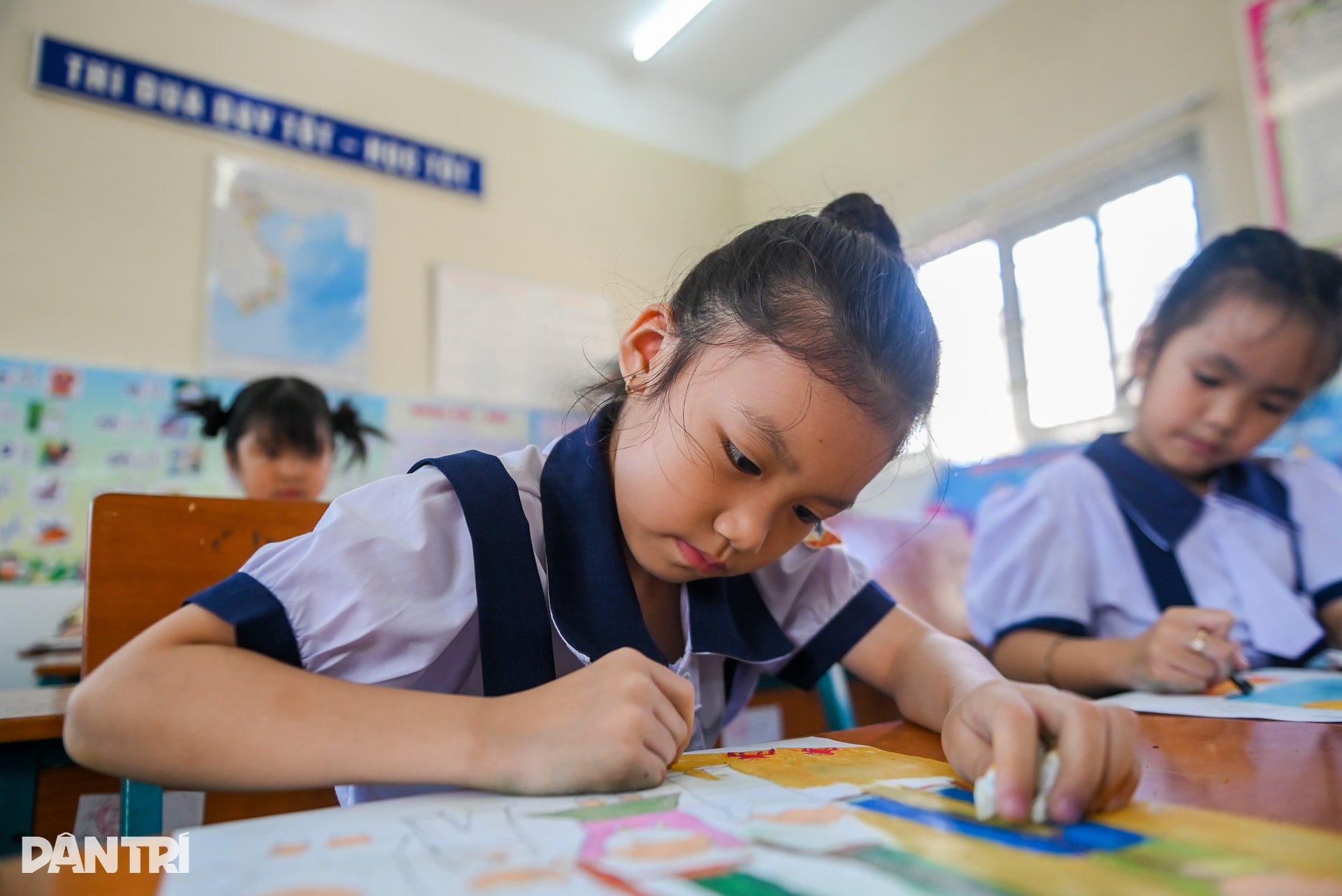 Gần 200 họa sĩ nhí khoe tài vẽ tranh chào Lễ hội Nghinh Ông Cần Giờ - 1