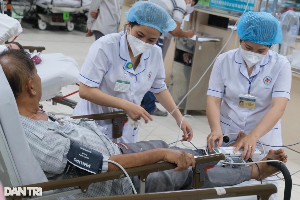 640.000 nhân viên y tế bệnh viện công chờ được tăng phụ cấp - 1 640.000 nhân viên y tế bệnh viện công chờ được tăng phụ cấp - 1