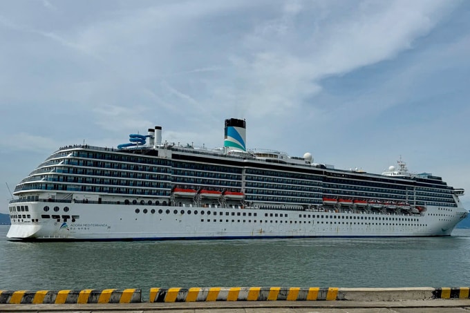 Tàu du lịch Adora Mediterranea cập cảng Tiên Sa ngày 6/9. Ảnh: Như Phong