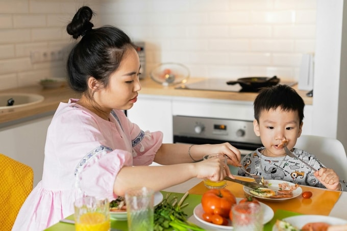 Thực phẩm bé ăn mỗi ngày cần ít nhất 5/8 nhóm để bổ sung đủ chất cho bé.  Ảnh: Pexel