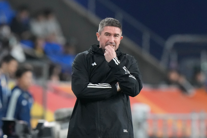 HLV Harry Kewell trong trận Ulsan Hyundai thắng Yokohama F. Marinos 1-0 tại bán kết lượt đi AFC Champions League 2023-2024, ở sân Ulsan Munsu, Hàn Quốc, vào ngày 17/4/2024. Ảnh: AP