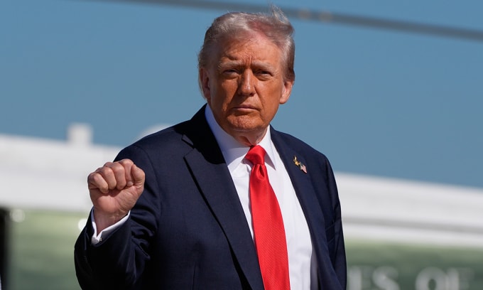 Tổng thống Mỹ Donald Trump tại căn cứ Andrews, bang Maryland ngày 5/10. Ảnh: AP