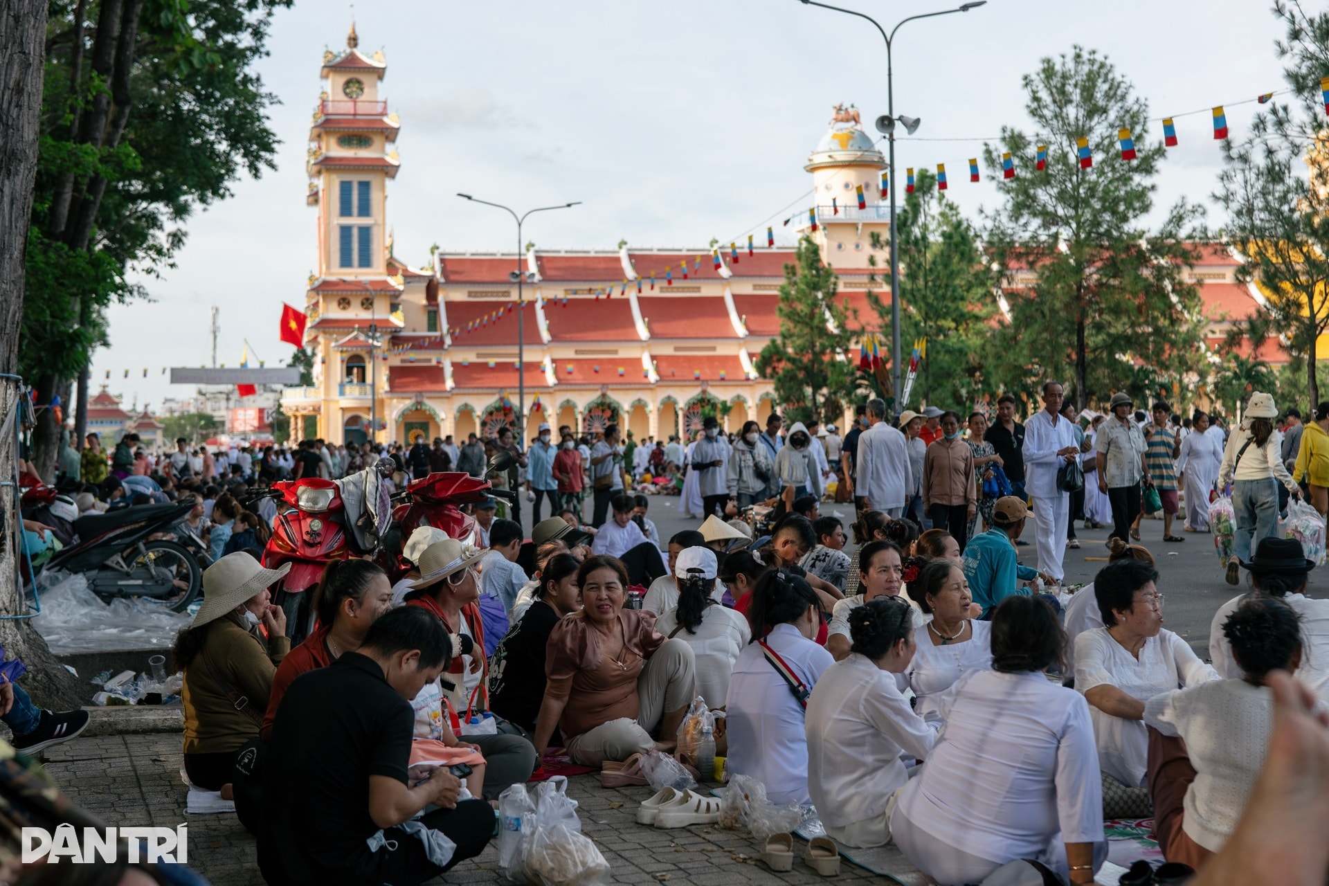 Tây Ninh rực sáng đêm Đại lễ Hội Yến Diêu Trì Cung 2025 - 3 Tây Ninh rực sáng đêm Đại lễ Hội Yến Diêu Trì Cung 2025 - 3