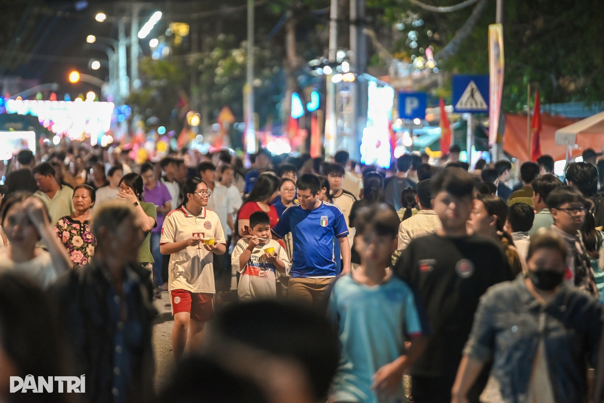 Cần Giờ rực sáng đêm pháo hoa Lễ hội Nghinh Ông 2025 - 3