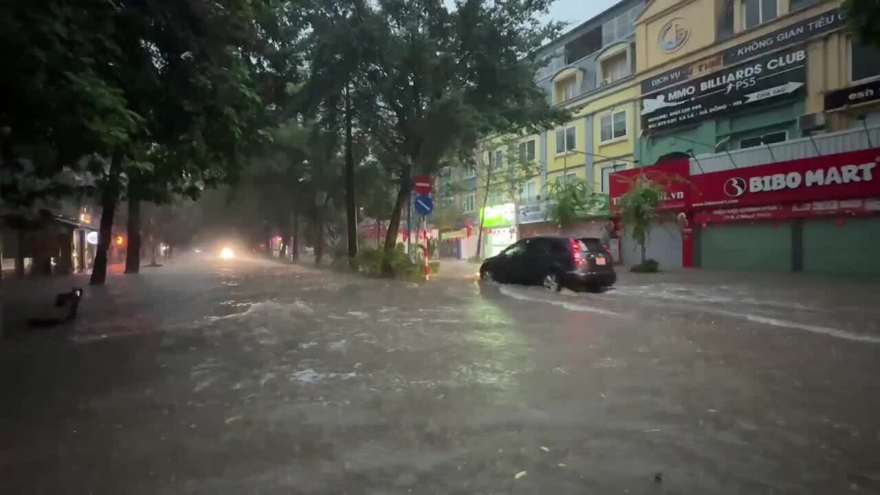 Khu đô thị Xa La phường Hà Đông ngập sâu