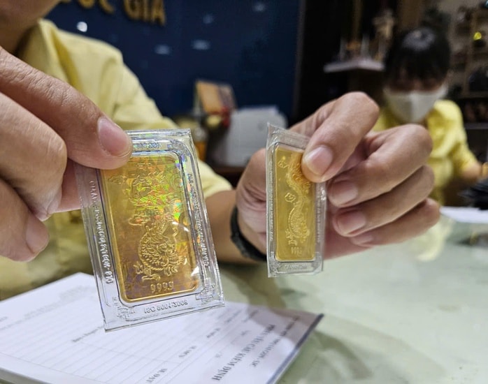 Vàng miếng trở lại đường đua - Ảnh 1.