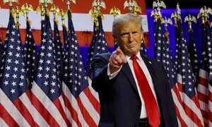 Ông Trump thông báo mức thuế mới cho Trung Quốc, tiếp tục nhận du học sinh