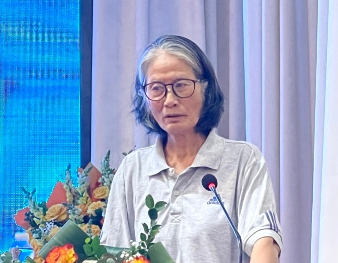 Nhà thơ Đỗ Thị Tấc tại hội thảo hôm 6/10. Ảnh: Phương Linh