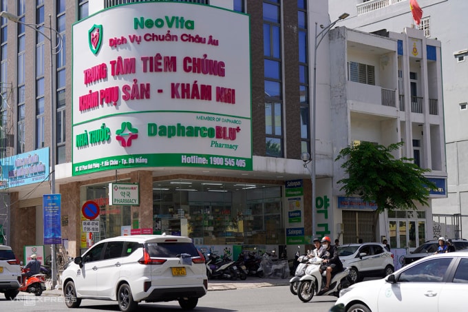 Trụ sở Dapharco nằm ngay ngã tư đường Phan Đình Phùng giao Trần Phú, tại phường Hải Châu, trung tâm TP Đà Nẵng. Ảnh: Nguyễn Đông