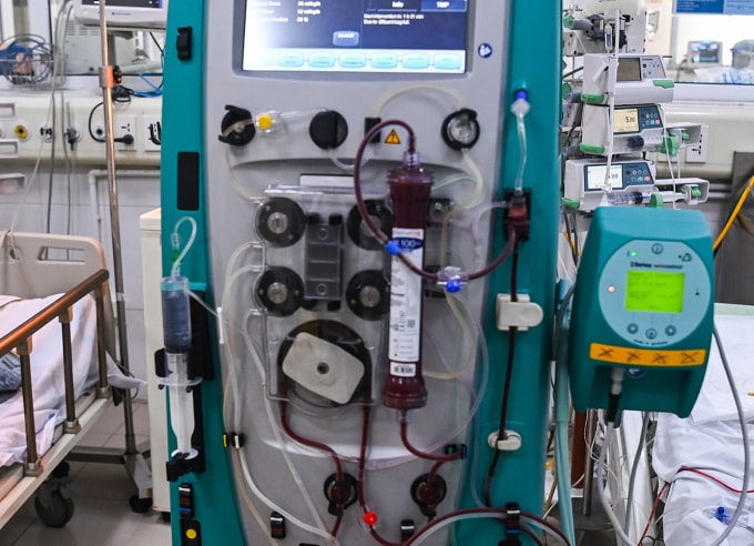 Lọc máu điều trị cho một bệnh nhân. Ảnh: Giang Huy