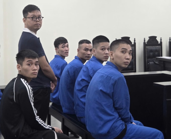 Các bị cáo tại tòa. Ảnh: Danh Lam