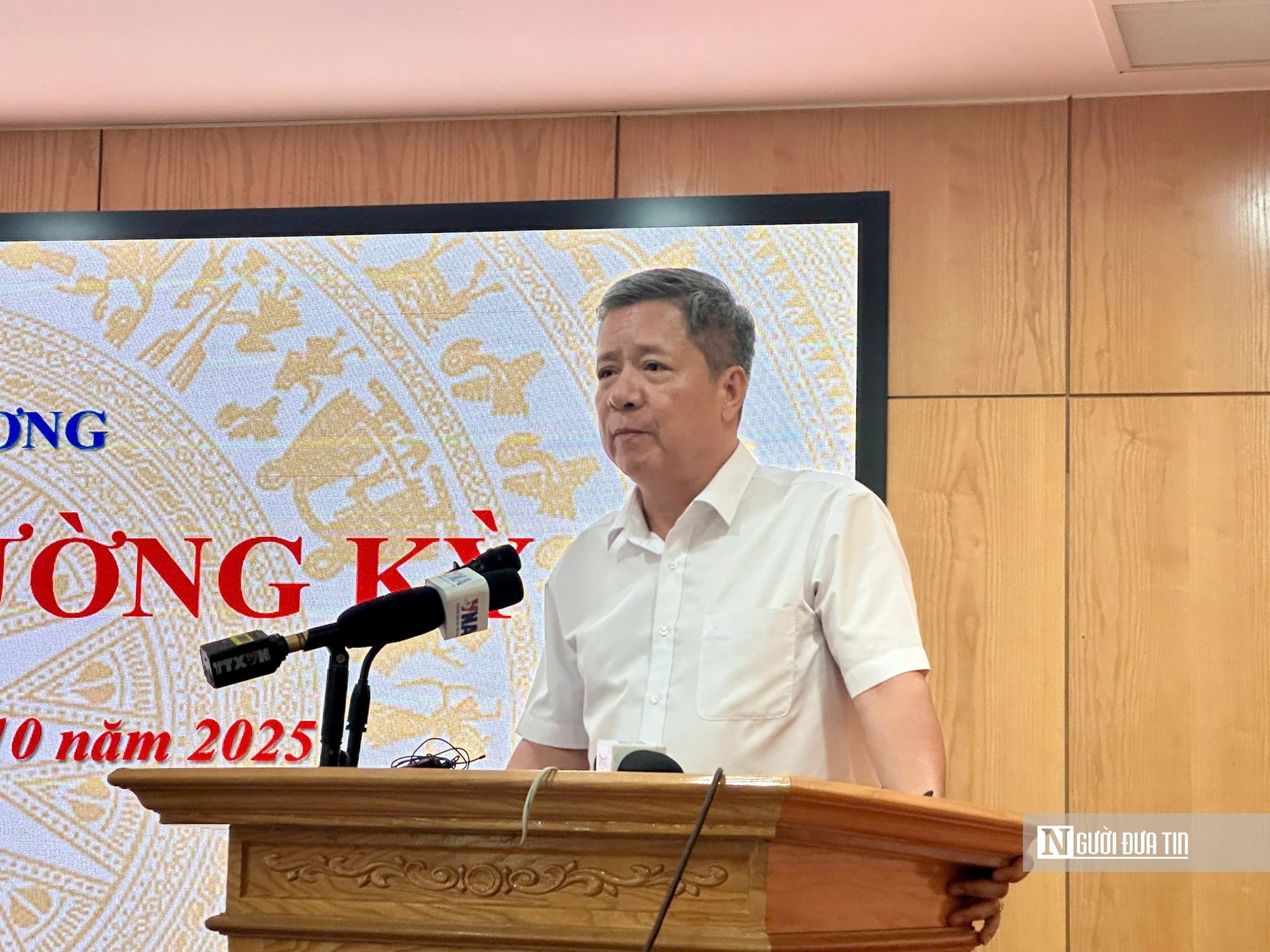 Lắp điện mặt trời mái nhà, Bộ Công Thương khẳng định không có lý do gì gây khó dễ- Ảnh 1. Lắp điện mặt trời mái nhà, Bộ Công Thương khẳng định không có lý do gì gây khó dễ- Ảnh 1.