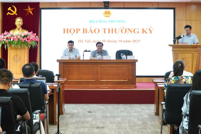 "Bộ Công Thương không có lý do để làm khó điện mặt trời mái nhà" - Ảnh 1.