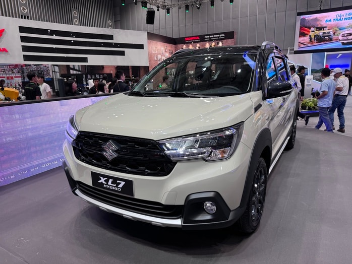 Nhiều mẫu xe 7 chỗ có giá ngang xe 4 chỗ - Ảnh 2.