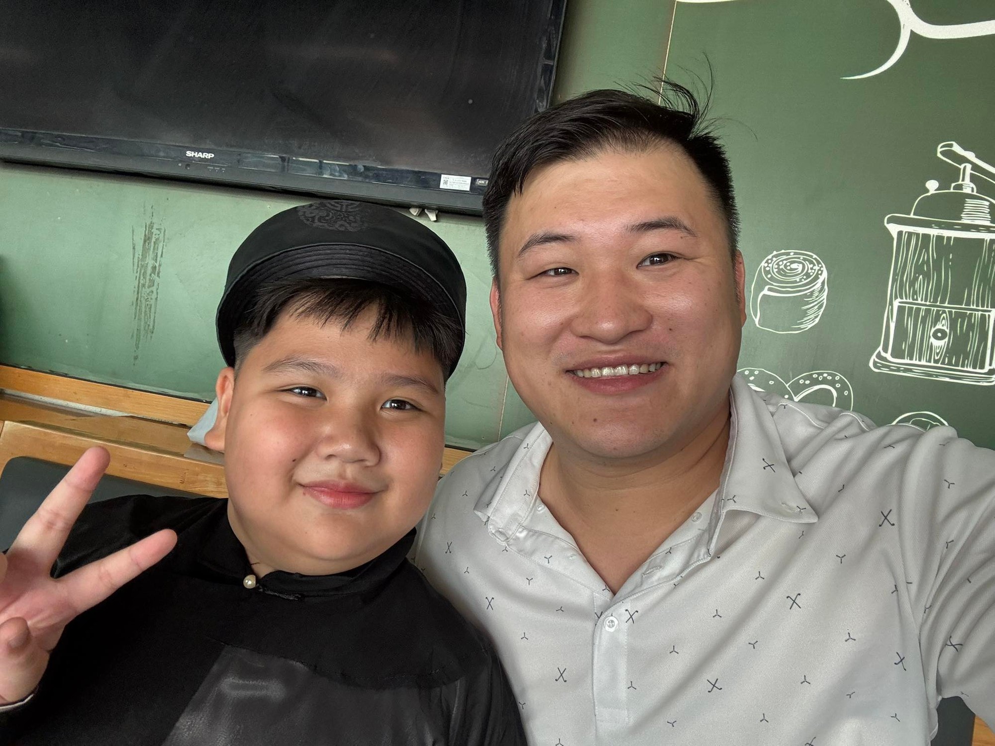 Bất ngờ trước sự giống nhau 'như đúc' giữa dàn diễn viên khi bé và trưởng thành trong phim 'Cách em 1 milimet'- Ảnh 6. Bất ngờ trước sự giống nhau 'như đúc' giữa dàn diễn viên khi bé và trưởng thành trong phim 'Cách em 1 milimet'- Ảnh 6.