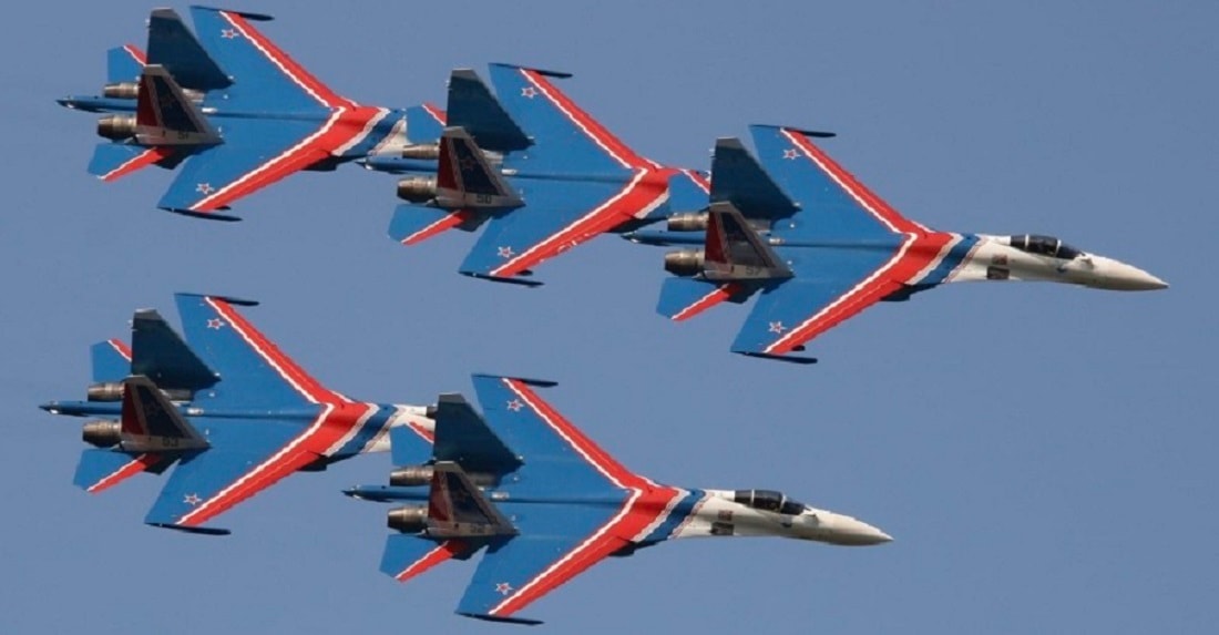 Máy bay chiến đấu Su-35 của Phi đội Nhào lộn Hiệp sĩ Nga.Ảnh Military Watch
