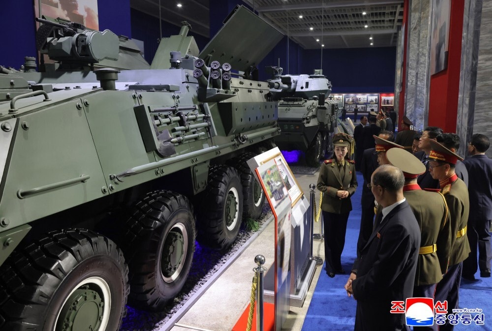 Ngay từ những ngày đầu thành lập, Đảng Lao động Triều Tiên luôn ưu tiên phát triển ngành công nghiệp quốc phòng theo định hướng chủ thể, đặt nền móng cho sự phát triển độc lập và đặt ra từng mục tiêu đầy tham vọng cho sự tăng trưởng ổn định của ngành.