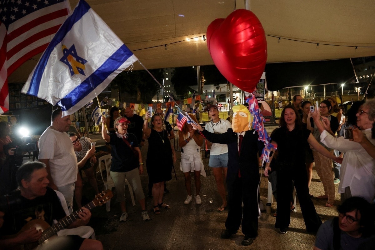 Người dân Palestine đã đổ xuống đường ăn mừng sau thỏa thuận ngừng bắn tại Gaza. (Ảnh: Reuters)