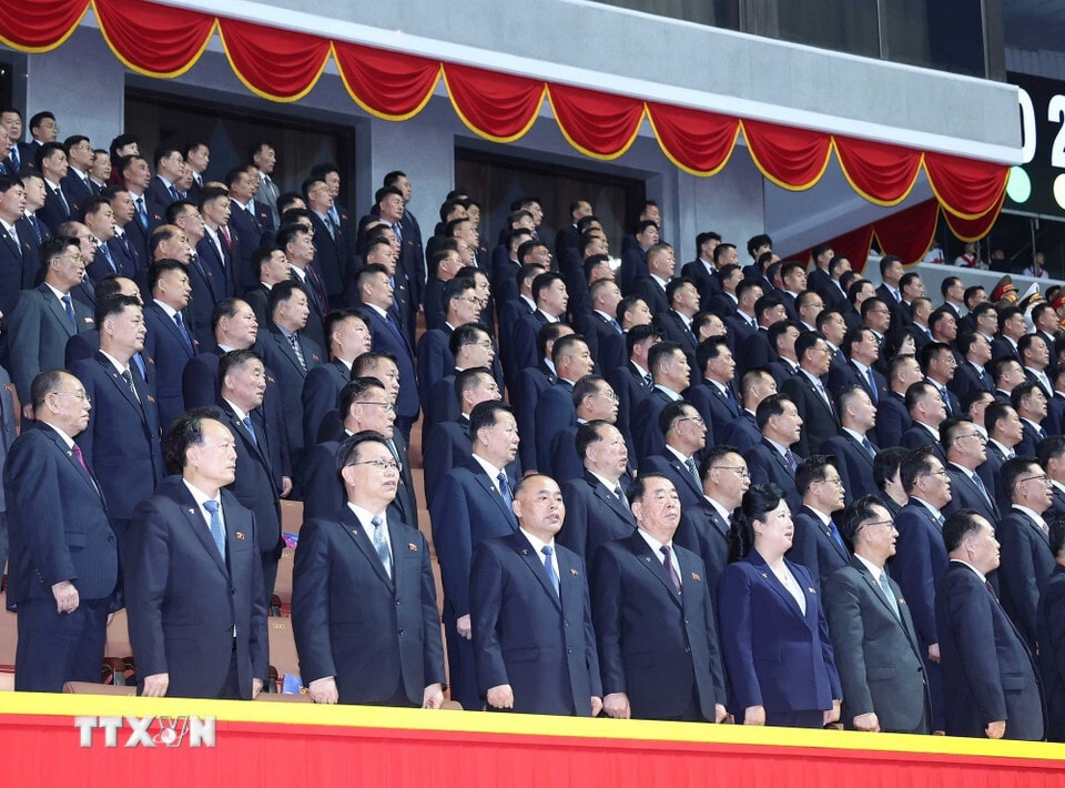Các đại biểu tham dự Chương trình biểu diễn nghệ thuật Kỷ niệm 80 năm thành lập Đảng Lao động Triều Tiên.