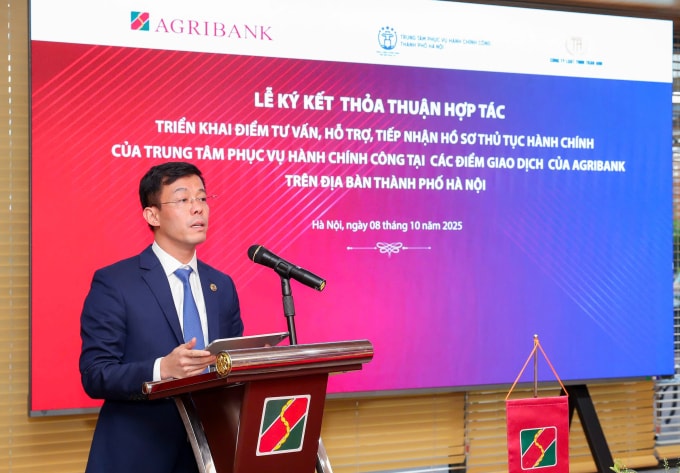Ông Cù Ngọc Trang, Giám đốc Trung tâm Phục vụ Hành chính công Thành phố Hà Nội phát biểu tại lễ ký kết. Ảnh: Agribank