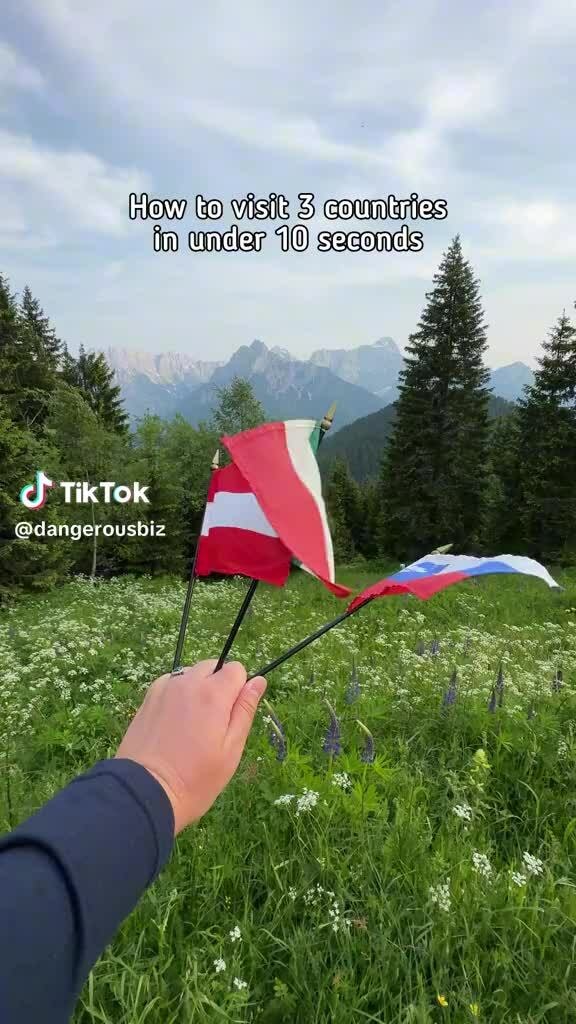 Nơi du khách có thể cùng lúc đứng trên ba quốc gia