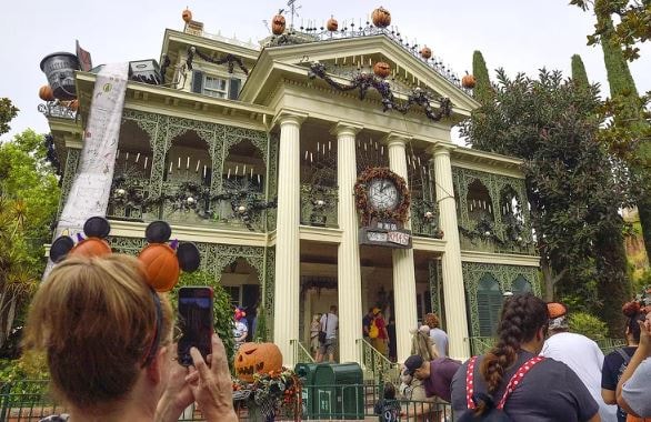 Vào "căn nhà ma ám", người phụ nữ ngoài 60 tuổi tử vong - Ảnh 1.