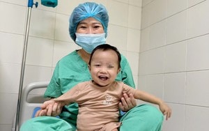 Thoát cửa tử sau biến chứng nặng hậu ghép gan- Ảnh 3. Thoát cửa tử sau biến chứng nặng hậu ghép gan- Ảnh 3.