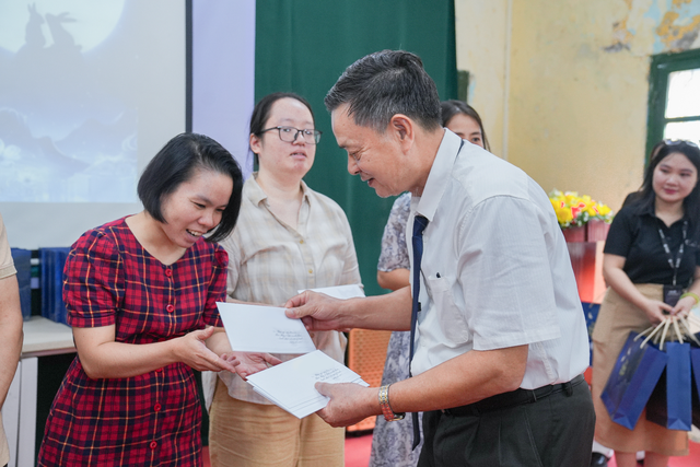 Từ phòng khám đến phòng học: Bác sĩ Vũ Trọng Tiến  đồng hành cùng trẻ em khiếm thính - Ảnh 2.