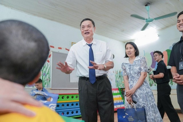 Từ phòng khám đến phòng học: Bác sĩ Vũ Trọng Tiến  đồng hành cùng trẻ em khiếm thính - Ảnh 4.
