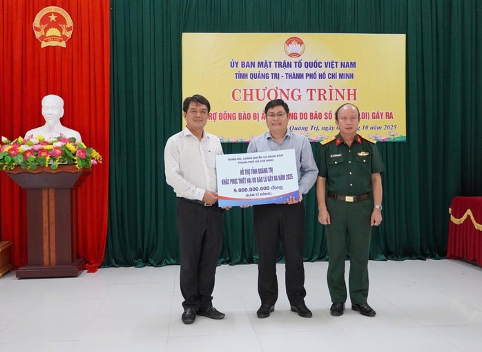 TP HCM hỗ trợ 5 tỉ đồng giúp Quảng Trị khắc phục hậu quả bão số 10 - Ảnh 1.