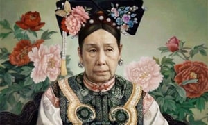 Lối sống xa hoa và bí ẩn khủng khiếp giấu trong móng tay của Từ Hi Thái hậu