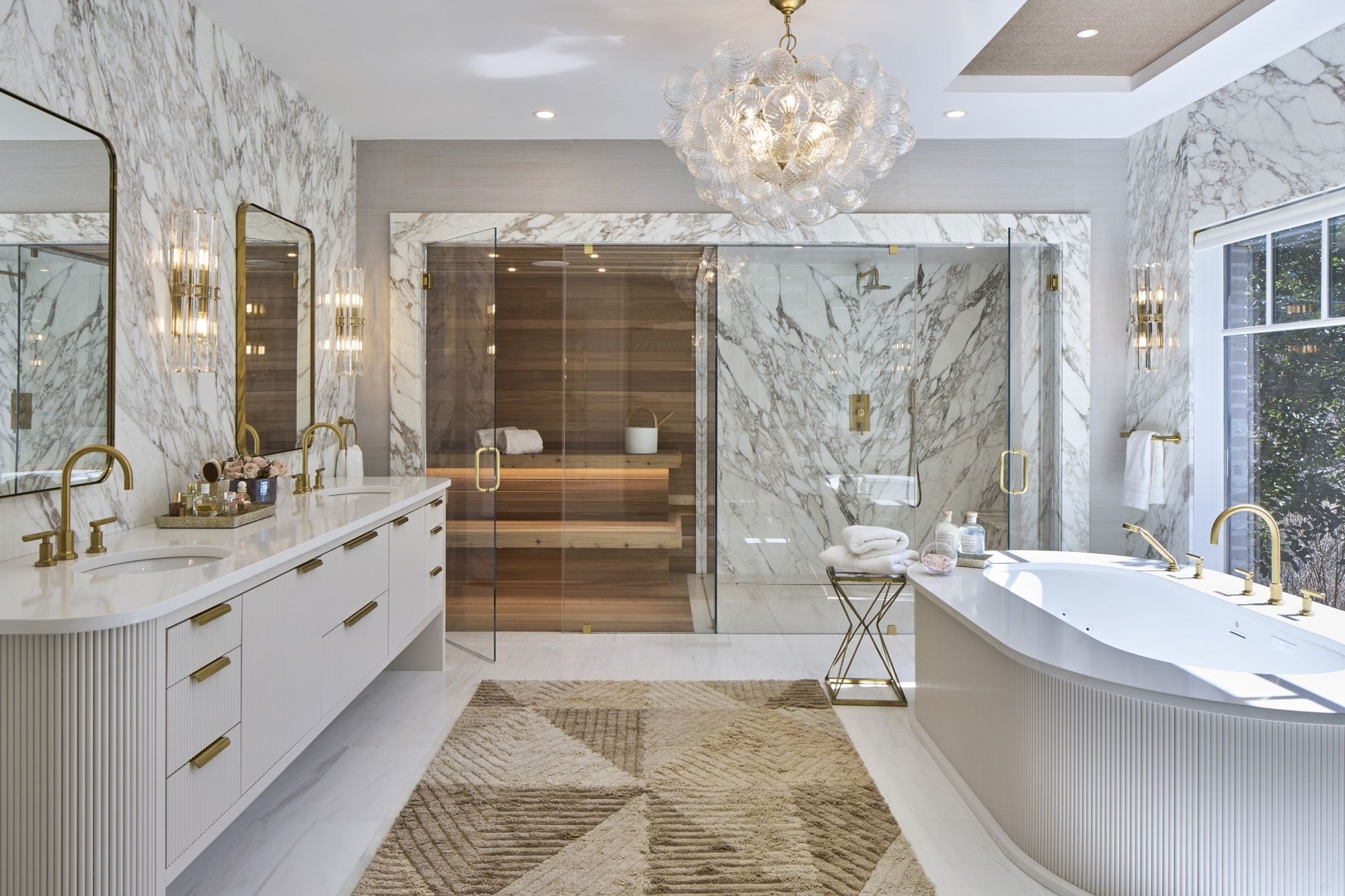 Khi thiết kế phòng tắm cần tính toán diện tích hợp lý. (Ảnh: House Beautiful)