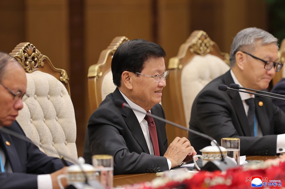 Ông Thongloun Sisoulith khẳng định Lào luôn là người bạn thân thiết của nhân dân Triều Tiên và tiếp tục phát triển quan hệ hữu nghị, hợp tác giữa hai đảng, hai nước.