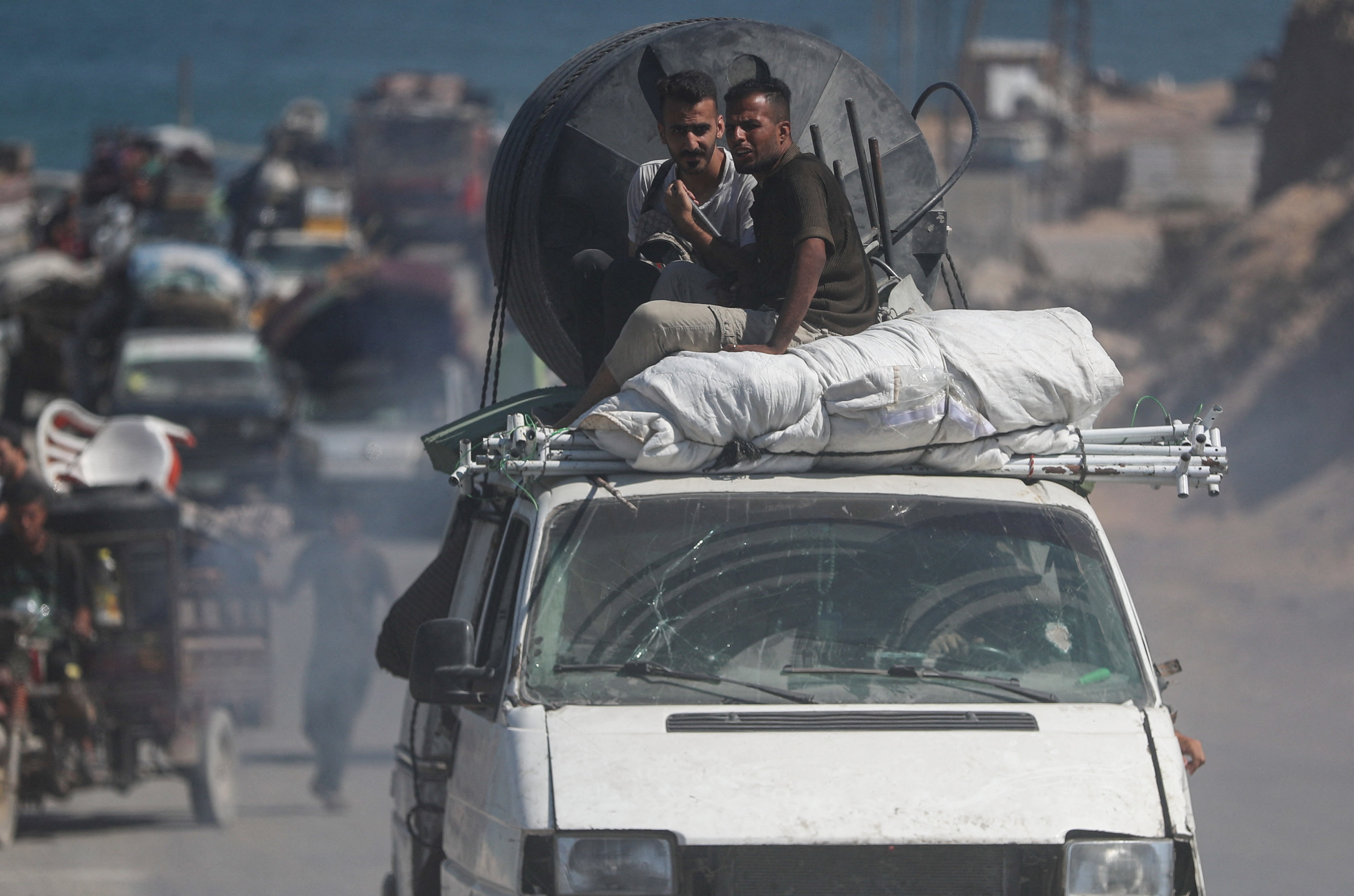 Nhiều người Gaza phải rời khỏi nhà cửa do cuộc chiến tranh. (Ảnh: Reuters)