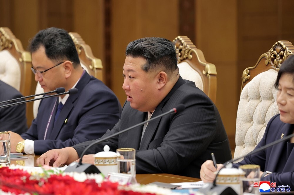 Nhà lãnh đạo Triều Tiên Kim Jong-un cho biết chuyến thăm thể hiện sự ủng hộ và động viên toàn diện của Đảng, Chính phủ và nhân dân Lào đối với sự nghiệp của Đảng và nhân dân Triều Tiên. Ông Kim Jong-un gửi lời chúc Đảng, Chính phủ và nhân dân Lào đạt nhiều thành tựu to lớn hơn nữa trong sự nghiệp đấu tranh của đất nước.