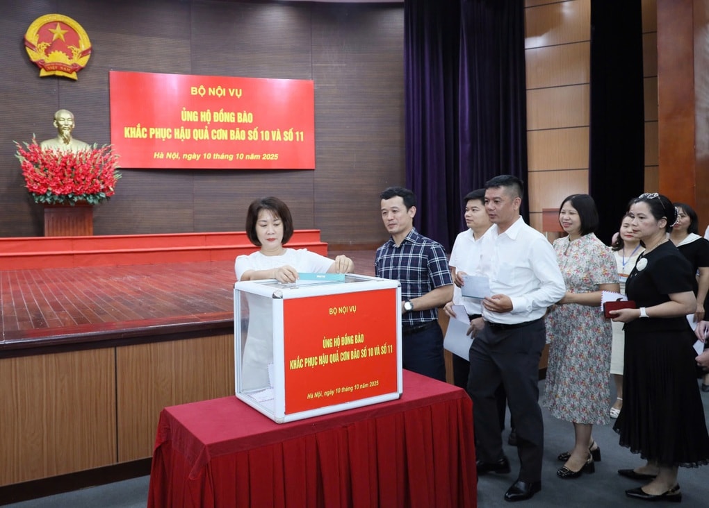 Bộ Nội vụ quyên góp 1 tỷ đồng ủng hộ đồng bào vùng bão lũ - 4