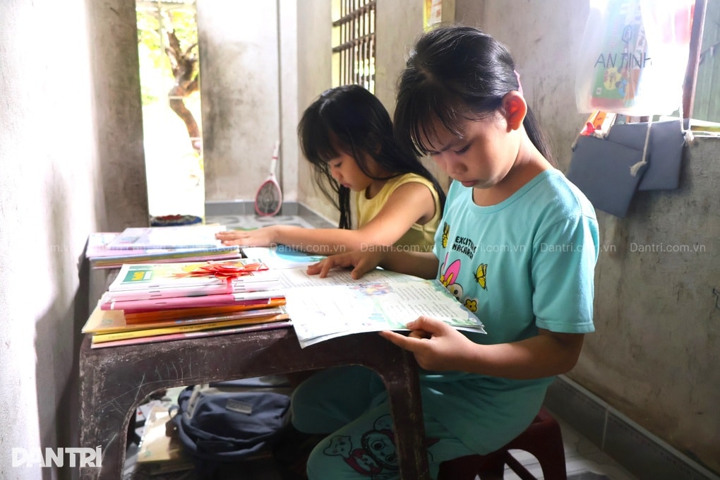 Chồng ngạt khí rơm rạ tử vong, vợ và 4 con lâm cảnh khốn cùng - 2 Chồng ngạt khí rơm rạ tử vong, vợ và 4 con lâm cảnh khốn cùng - 2