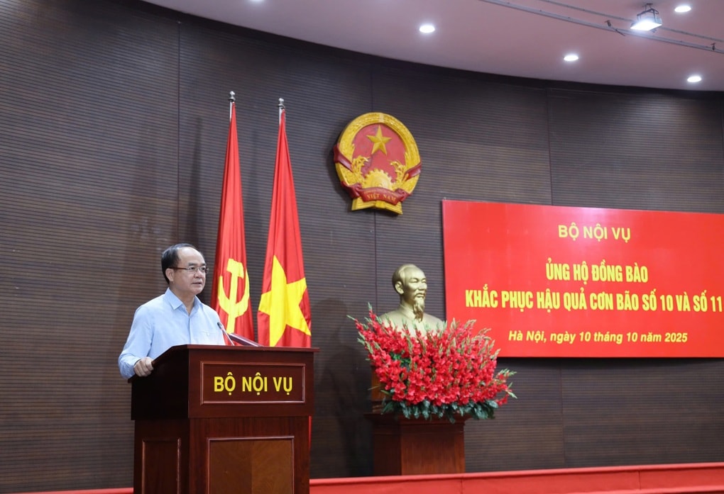 Bộ Nội vụ quyên góp 1 tỷ đồng ủng hộ đồng bào vùng bão lũ - 2