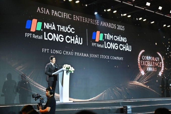 Ông Ngô Quốc Bảo - Giám đốc cấp cao Trải nghiệm khách hàng, truyền thông và marketing Long Châu - phát biểu tại sự kiện. Ảnh: LC