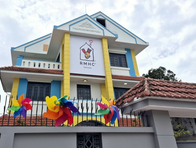 Ngôi nhà chung đầu tiên với ba tầng khang trang. Ảnh: Lê Phương