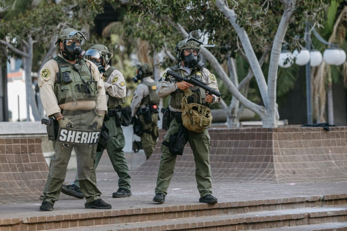 Vệ binh Quốc gia tại Los Angeles, bang California ngày 14/6. Ảnh: AFP